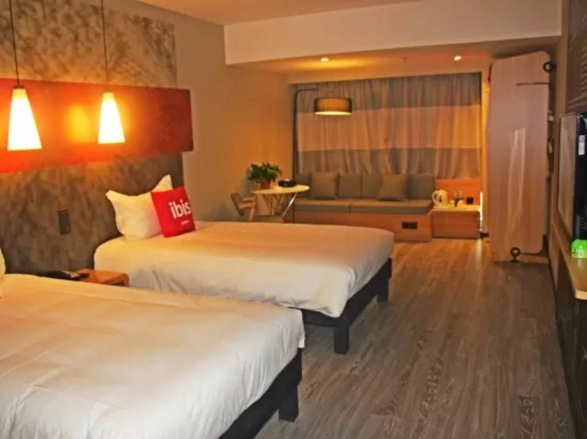 Ibis Dujiangyan Hotel Chengdu Extérieur photo